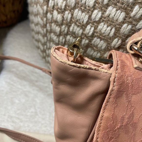 Deux Lux Lace Purse Handbag Crossbody Strap with Dust Bag - Picture 2 of 10